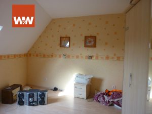 Immobilienangebot - Solingen - Alle - (Kaufpreissenkung)   Gepflegte 3-Zimmer Altbau-Dachgeschosswohnung in Innenstadtlage von Solingen