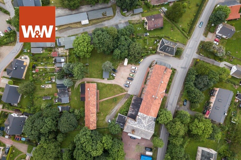 Immobilienangebot - Scheibenberg - Alle - 2 Mehrfamilienhäuser im Erzgebirge mit 8602 m² baureifes Grundstück (Zentrumnah)