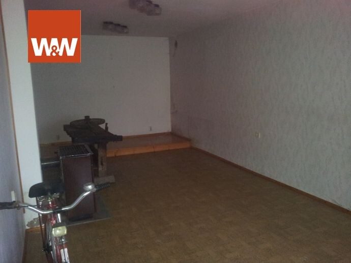 Immobilienangebot - Jöhstadt / Steinbach - Alle - Einfamilienhaus mit Sanierungsbedarf und großem Nebengebäude