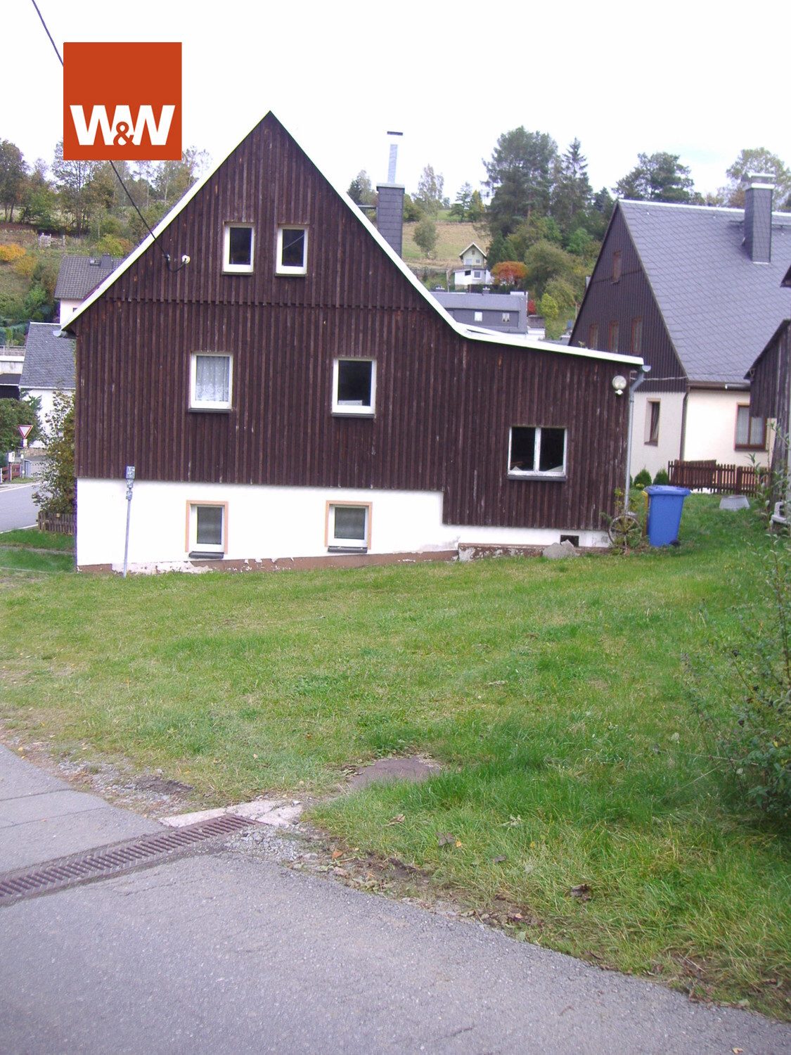 Immobilienangebot - Jöhstadt / Steinbach - Alle - Einfamilienhaus mit Sanierungsbedarf und großem Nebengebäude