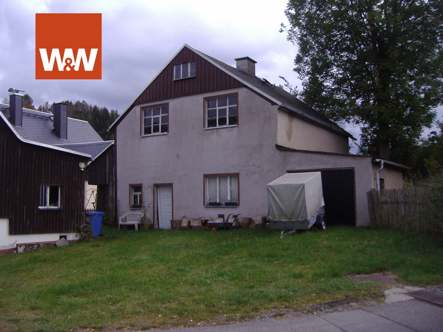 Immobilienangebot - Jöhstadt / Steinbach - Alle - Einfamilienhaus mit Sanierungsbedarf und großem Nebengebäude