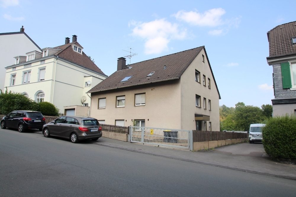 Immobilienangebot - Wuppertal - Alle - Verkauft: Mehrfamilienhaus mit 4 Einheiten und 4 Garagen - Erdgeschosswohnung zur Selbstnutzung möglich