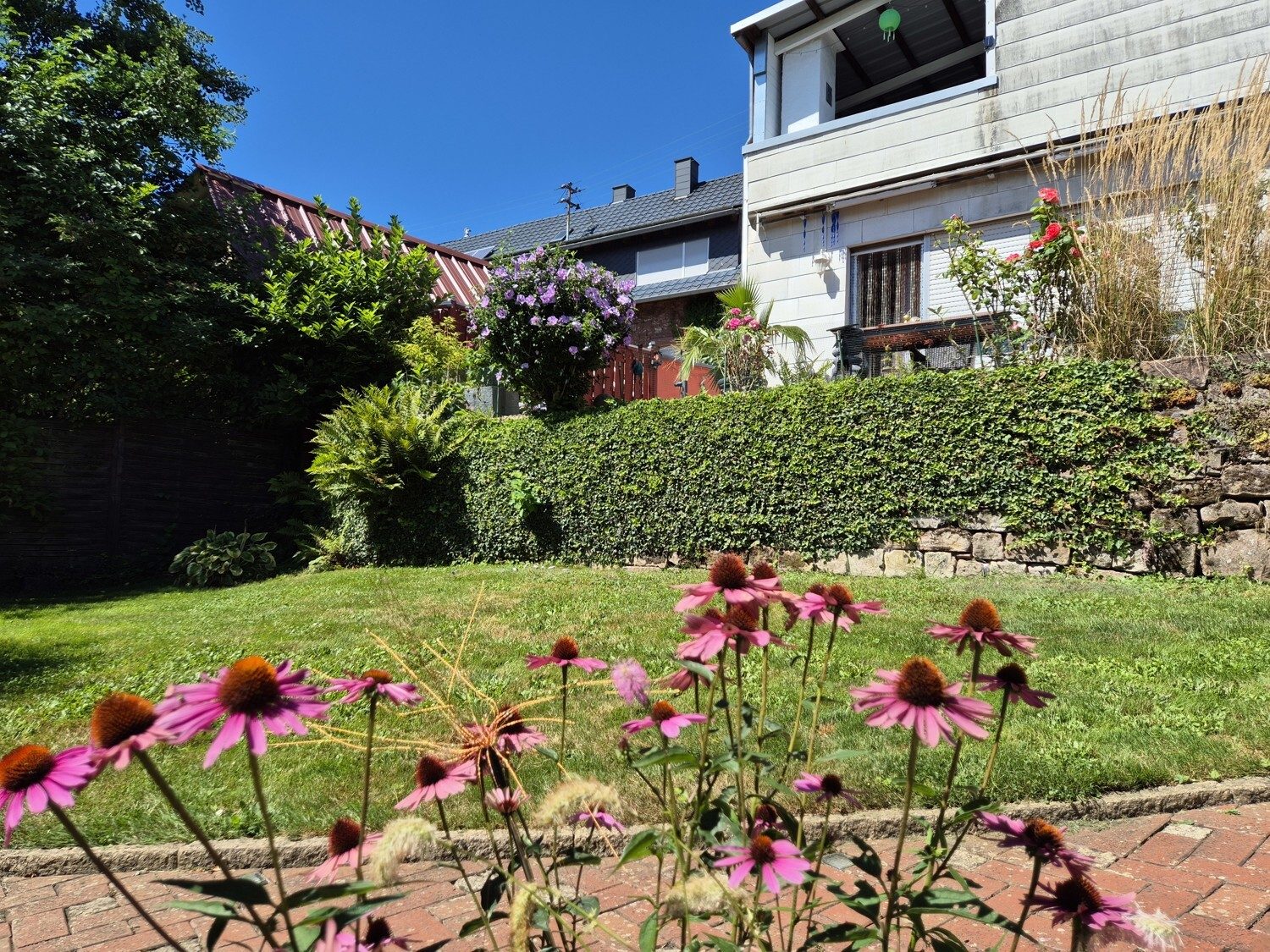 Immobilienangebot - Petersberg - Alle - NEUER PREIS! Sofort einziehen & wohlfühlen – Wohntraum mit XXL-Balkon & Gartenparadies