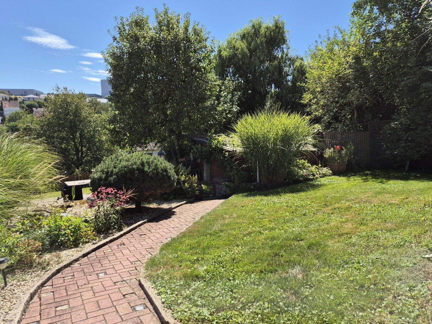 Immobilienangebot - Petersberg - Alle - NEUER PREIS! Sofort einziehen & wohlfühlen – Wohntraum mit XXL-Balkon & Gartenparadies