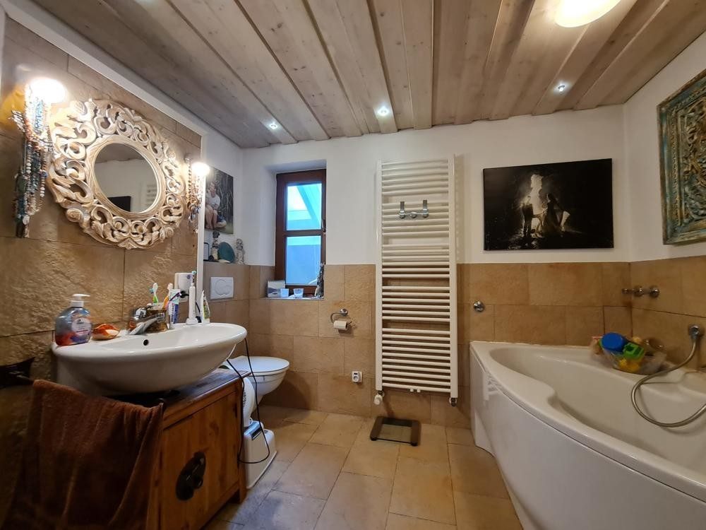 Immobilienangebot - Passau - Alle - Traumhaftes Zweifamilienhaus - Exklusive Ausstattung & weitläufiges, uneinsehbares Gartenparadies