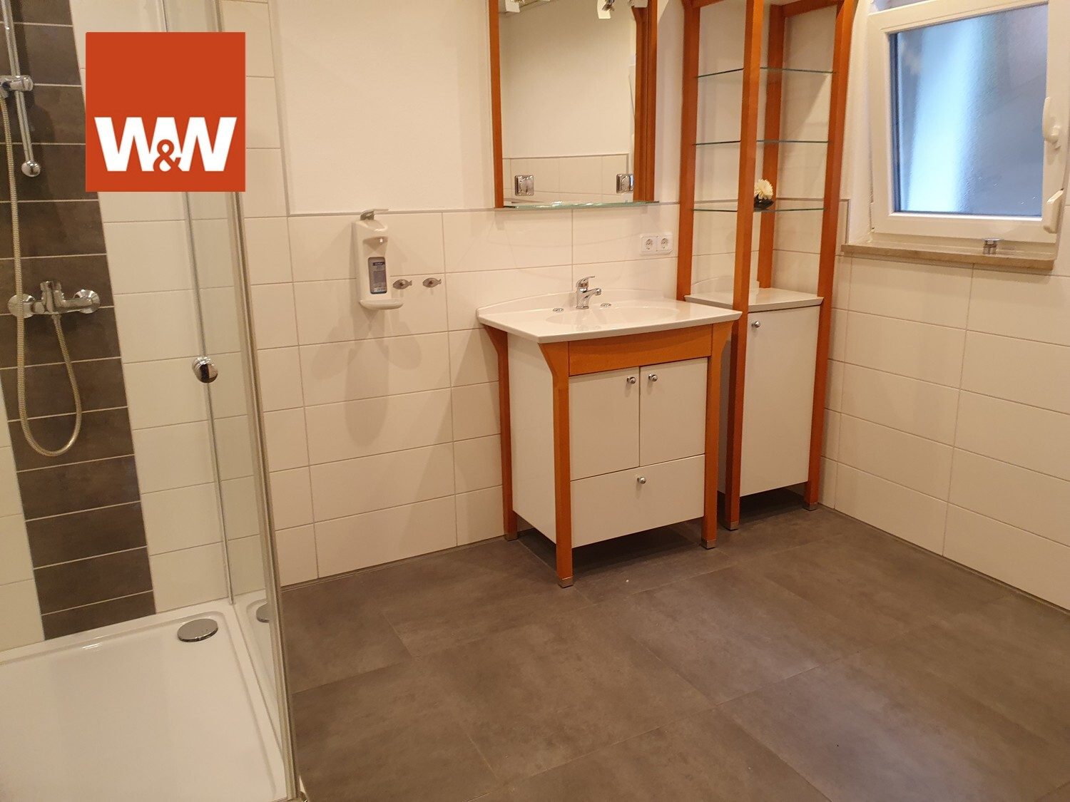 Immobilienangebot - Treuchtlingen - Alle - Treuchtlingen/Auernheim - sonnige, kernsanierte Doppelhaushälfte.
Wohnen, wo andere Urlaub machen !