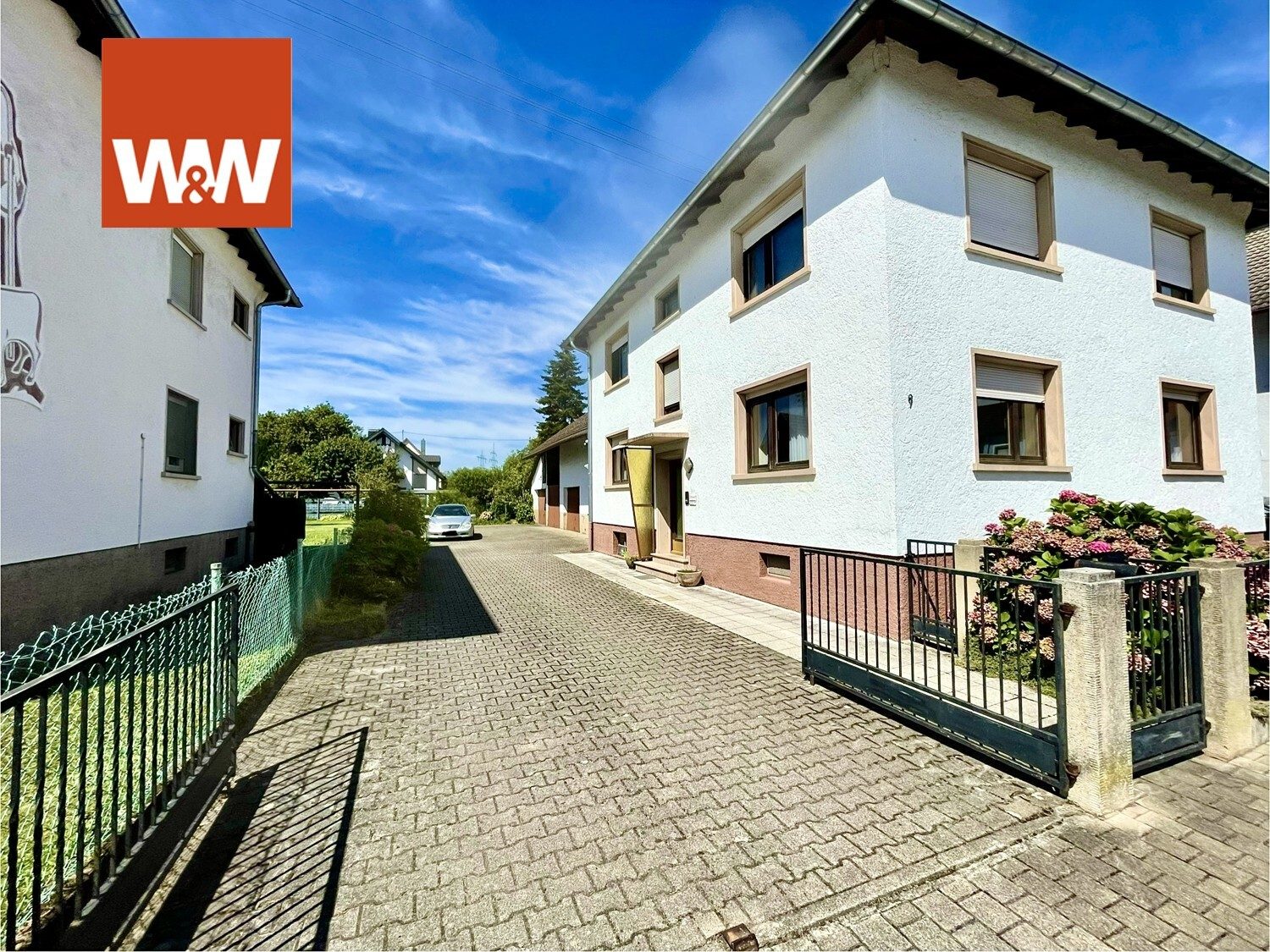 Immobilienangebot - Baden-Baden - Alle - BEVORZUGTE WOHNLAGE MIT VIEL POTENZIAL: Zweifamilienhaus mit Anbau und großem Gartengrundstück
