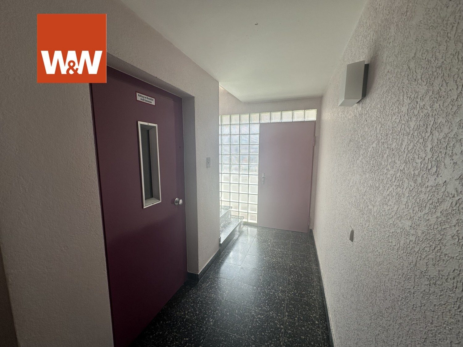 Immobilienangebot - Fellbach / Schmiden - Alle - Attraktive Kapitalanlage mit Stellplatz und großem Garten in begehrter Lage von Fellbach