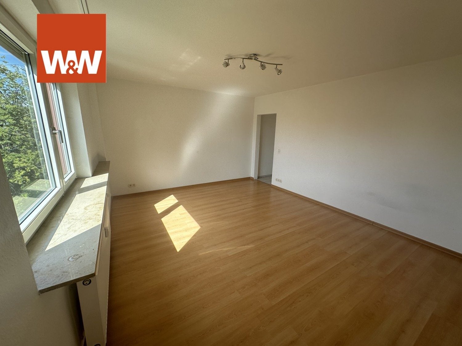 Immobilienangebot - Fellbach / Schmiden - Alle - Attraktive Kapitalanlage mit Stellplatz und großem Garten in begehrter Lage von Fellbach
