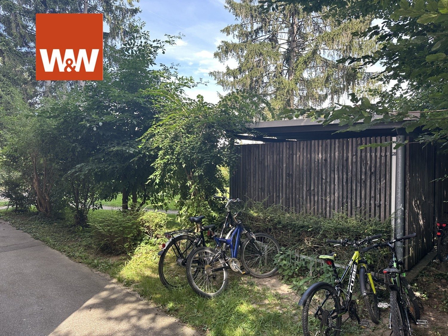 Immobilienangebot - Fellbach / Schmiden - Alle - Attraktive Kapitalanlage mit Stellplatz und großem Garten in begehrter Lage von Fellbach