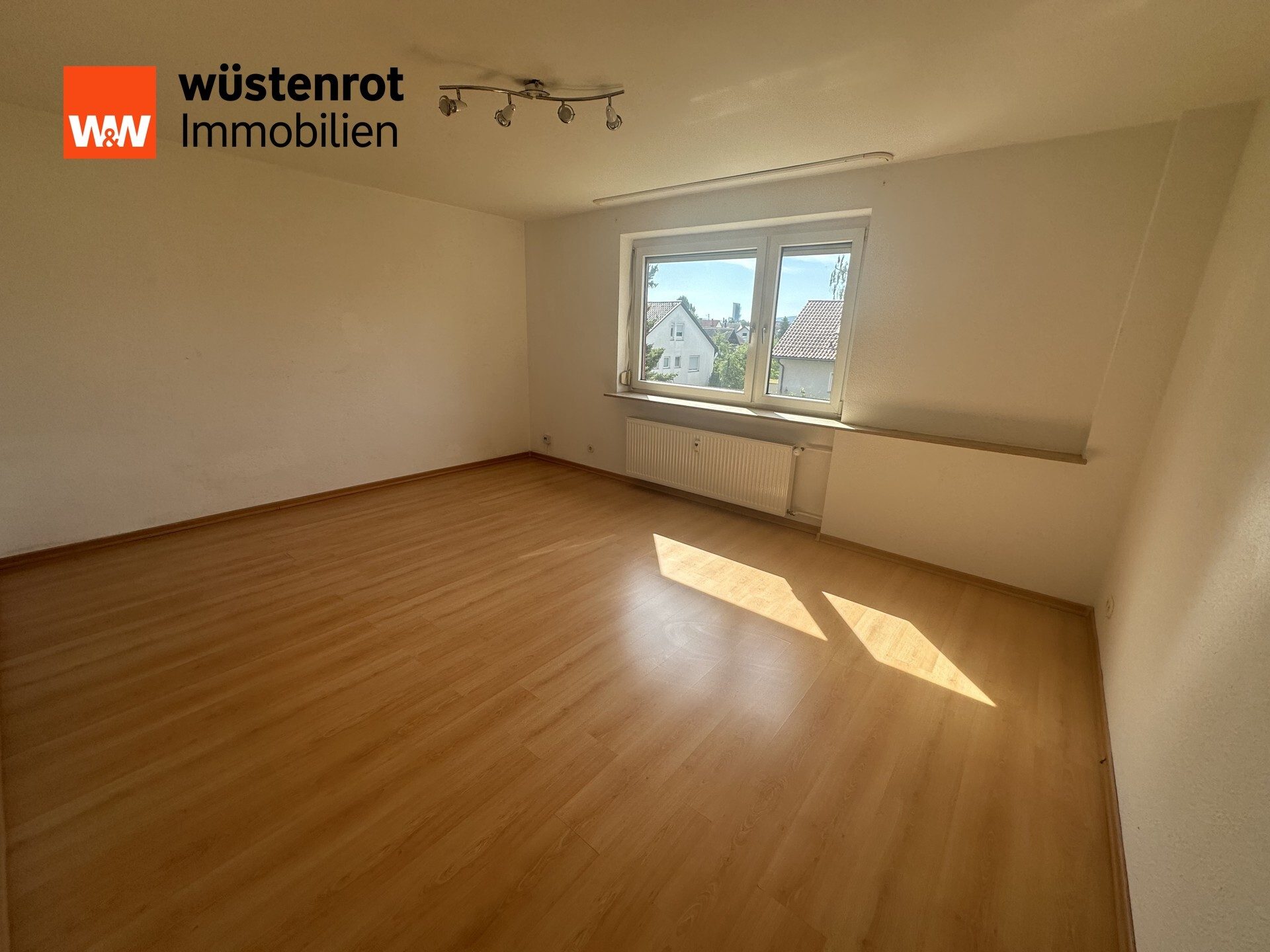 Immobilienangebot - Fellbach / Schmiden - Alle - Attraktive Kapitalanlage mit Stellplatz und großem Garten in begehrter Lage von Fellbach