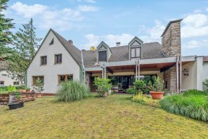 Immobilienangebot - Erlangen - Alle - Mehrfamilienhaus mit Laden, Werkstatt und vielen Extras 
auf herrlich großem Grundstück.

Erlangen-Eltersdorf.