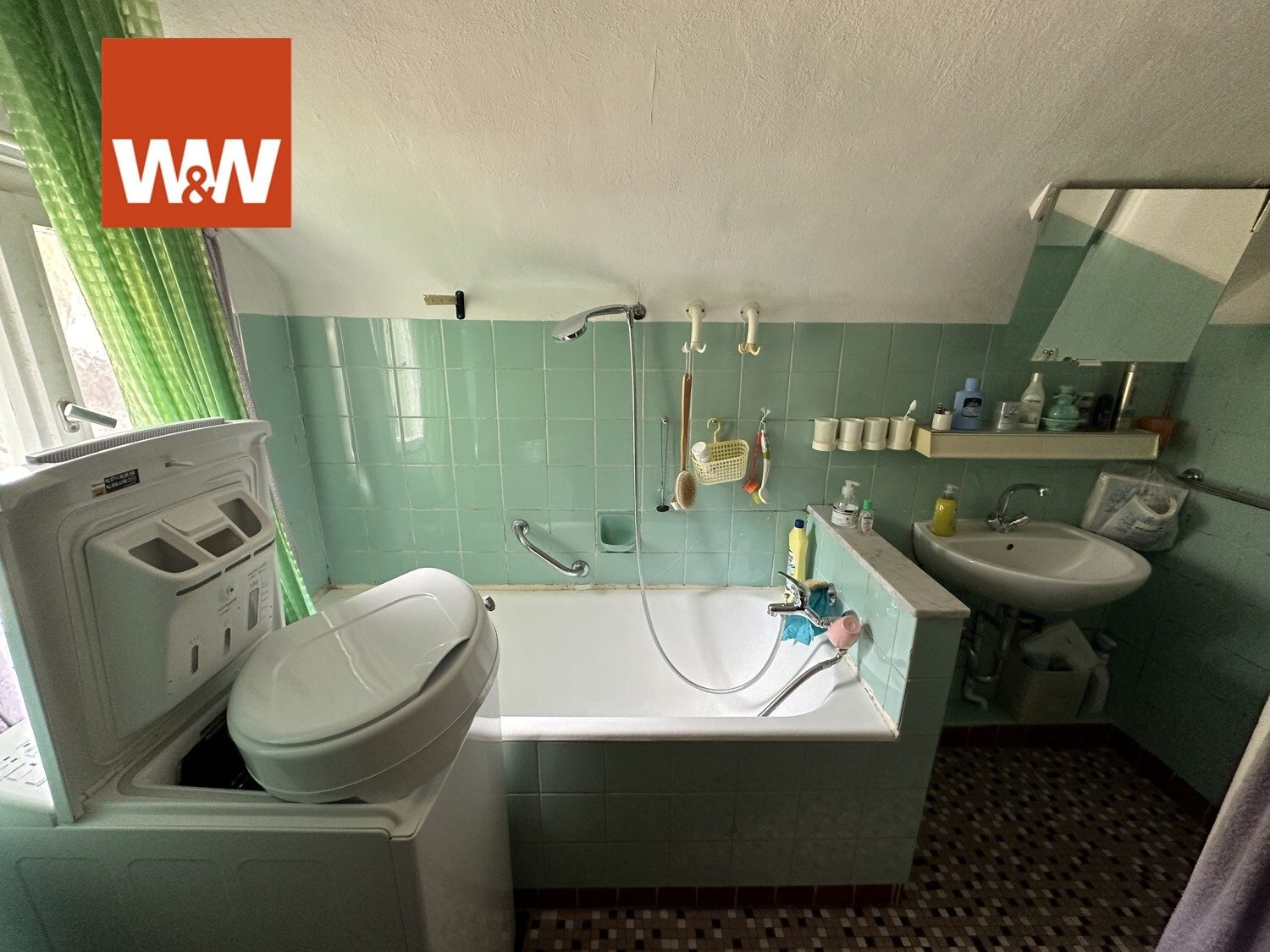 Immobilienangebot - Stuttgart / Feuerbach - Alle - Wohn- und Geschäftshaus in Toplage von Feuerbach – 248 m² vermietbare Fläche mit großem Potenzial!
