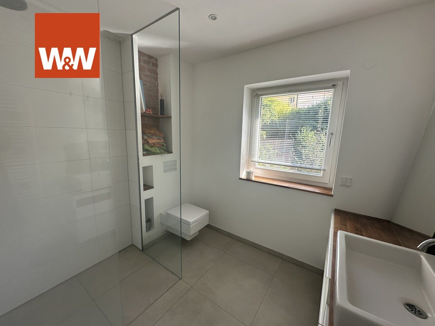 Immobilienangebot - Stuttgart - Alle - Exklusives Reihenendhaus mit großzügigem Garten in begehrter Lage in Stuttgart-Ost