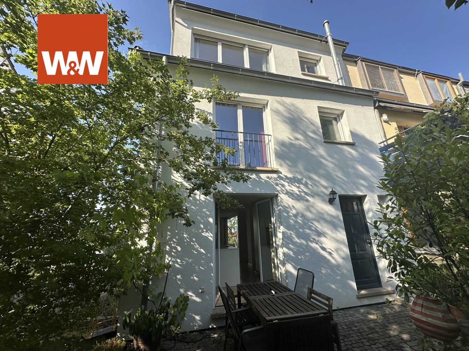 Immobilienangebot - Stuttgart - Alle - Exklusives Reihenendhaus mit großzügigem Garten in begehrter Lage in Stuttgart-Ost