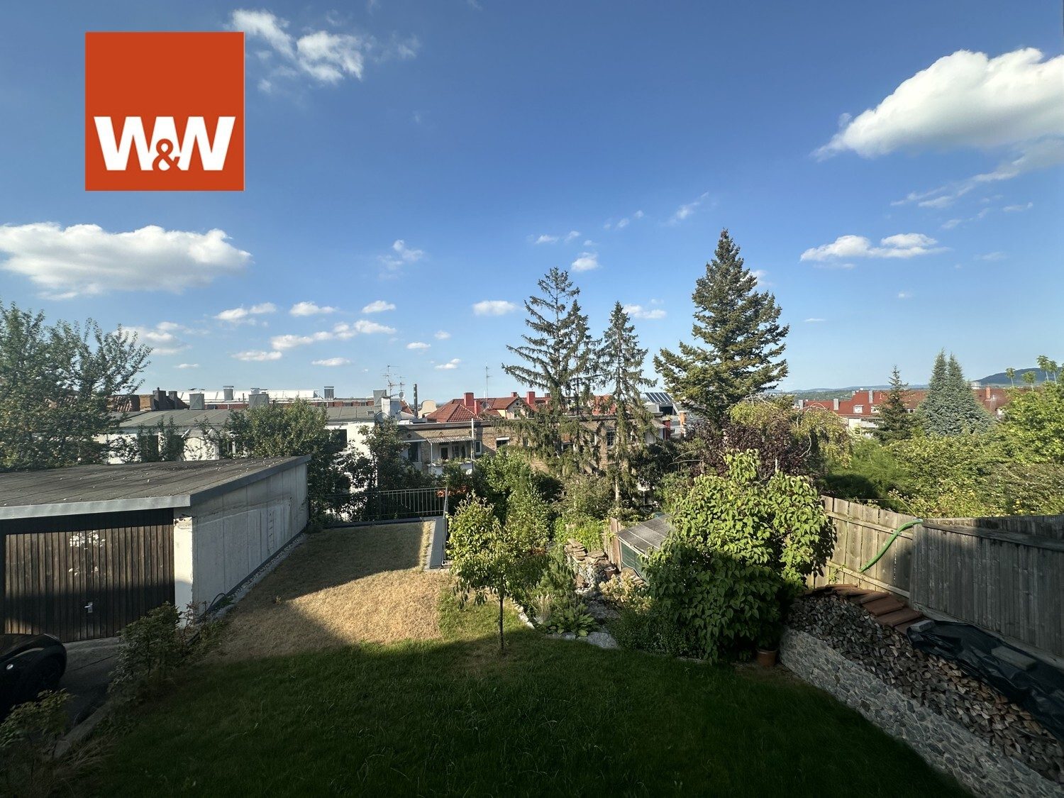 Immobilienangebot - Stuttgart - Alle - Exklusives Reihenendhaus mit großzügigem Garten in begehrter Lage in Stuttgart-Ost