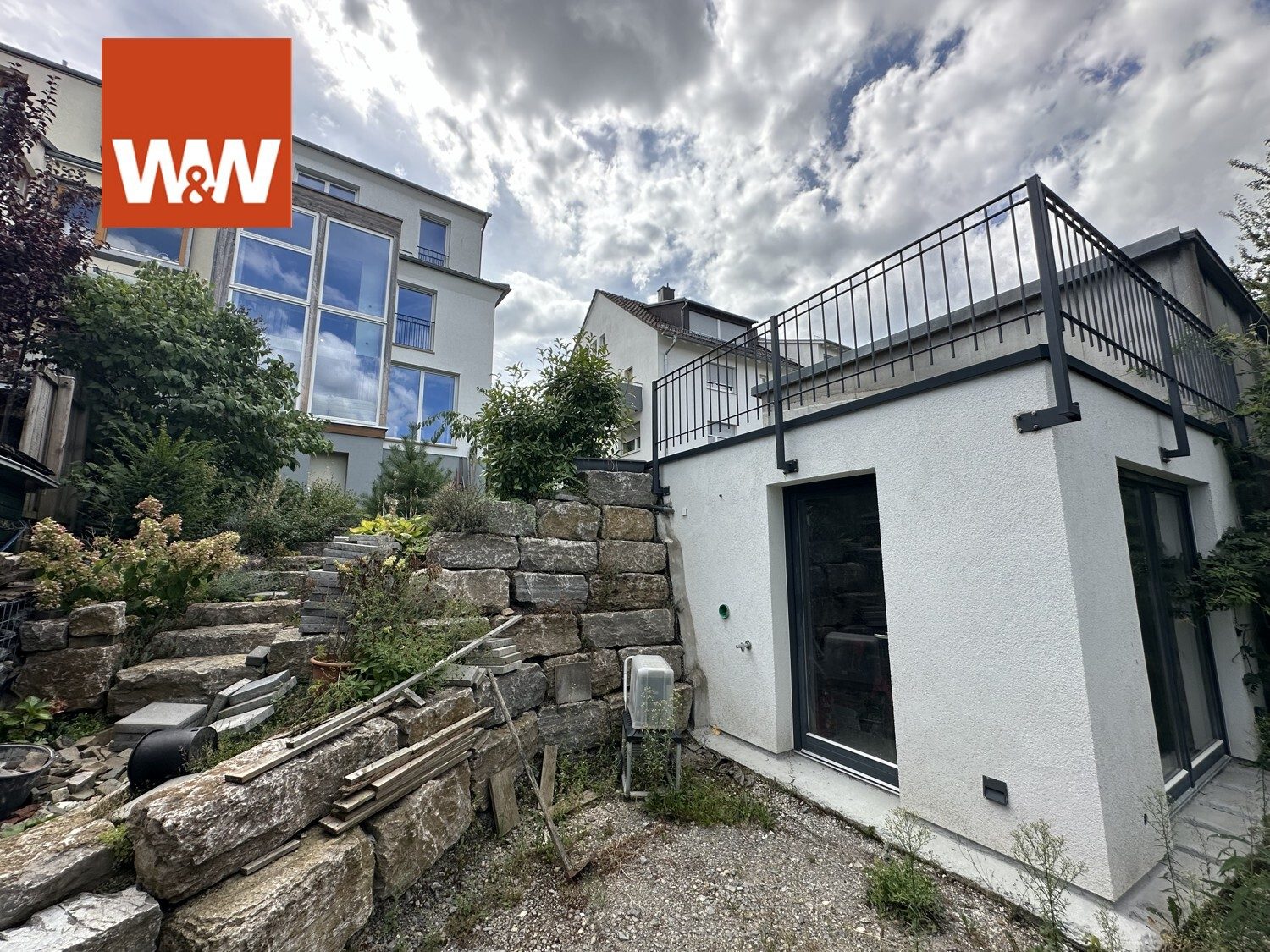 Immobilienangebot - Stuttgart - Alle - Exklusives Reihenendhaus mit großzügigem Garten in begehrter Lage in Stuttgart-Ost