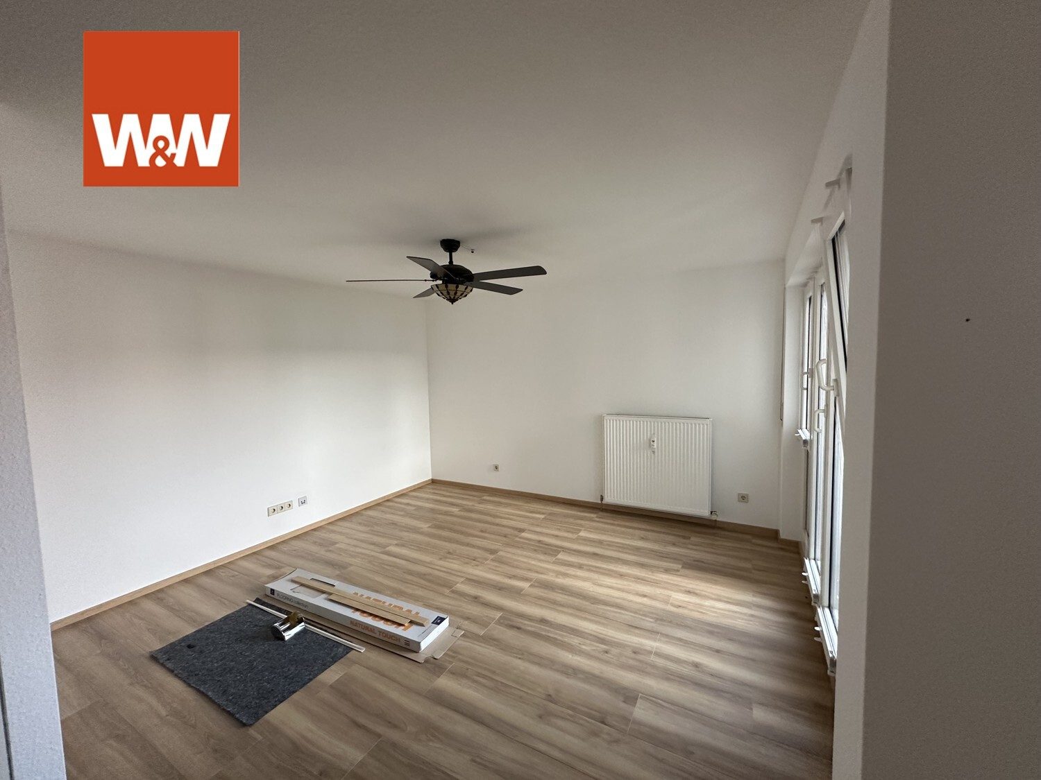Immobilienangebot - Böblingen - Alle - Modernisierte 2-Zimmerwohnung mit Balkon, Aufzug & TG-Stellplatz im 2. OG in Böblingen