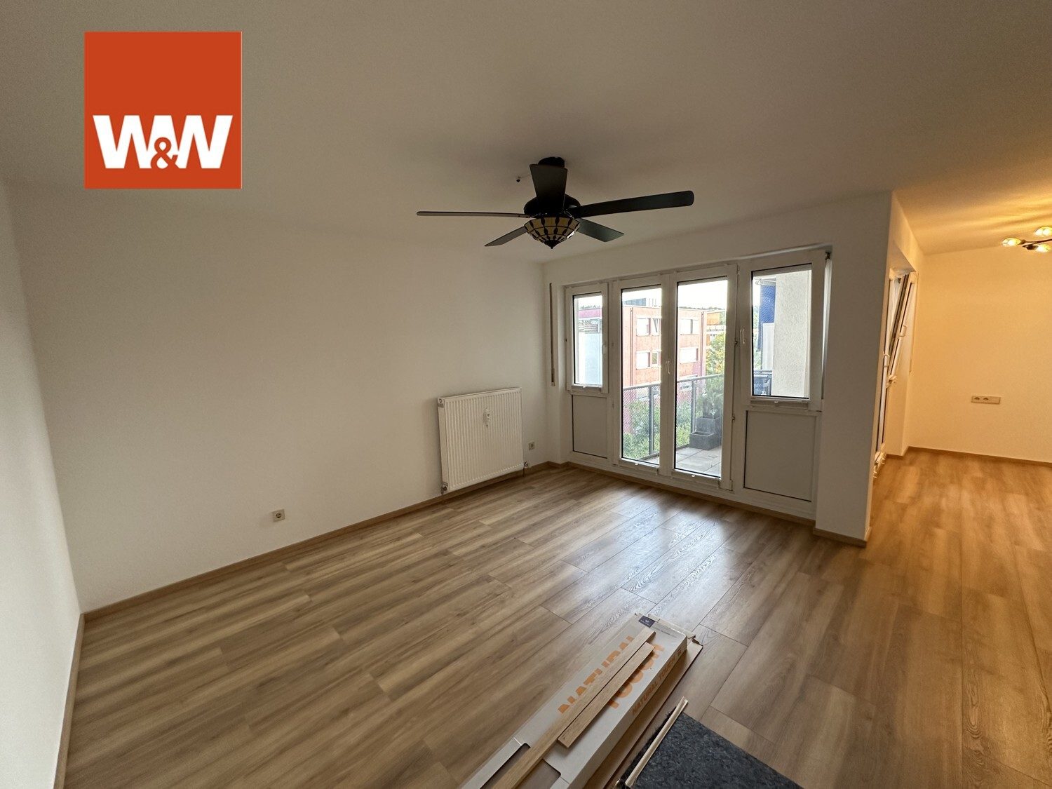 Immobilienangebot - Böblingen - Alle - Modernisierte 2-Zimmerwohnung mit Balkon, Aufzug & TG-Stellplatz im 2. OG in Böblingen