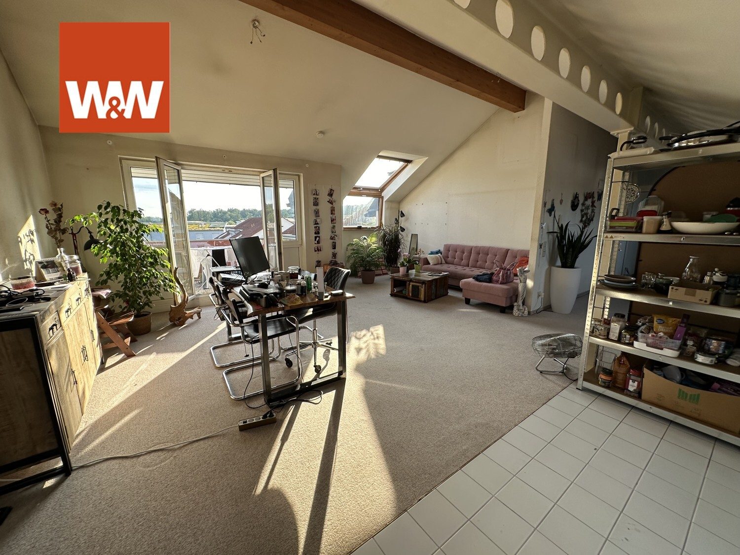 Immobilienangebot - Böblingen - Alle - Charmante 1,5-Zimmer-Dachgeschosswohnung mit Balkon, Aufzug, TG-Stellplatz in Böblingen