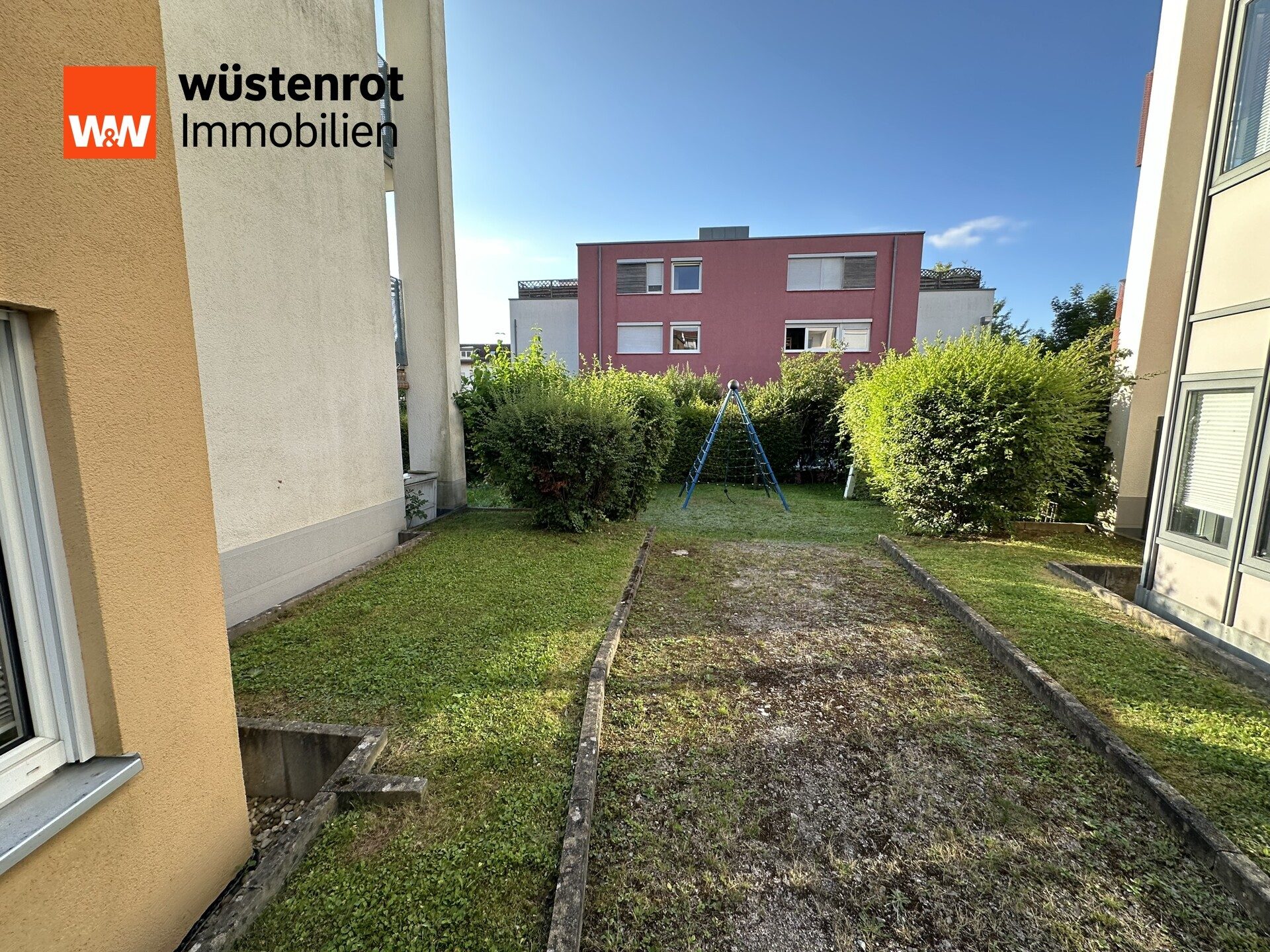 Immobilienangebot - Böblingen - Alle - Moderne 2-Zimmerwohnung mit Balkon, TG-Stellplatz in ruhiger Lage von Böblingen – Baujahr 1995