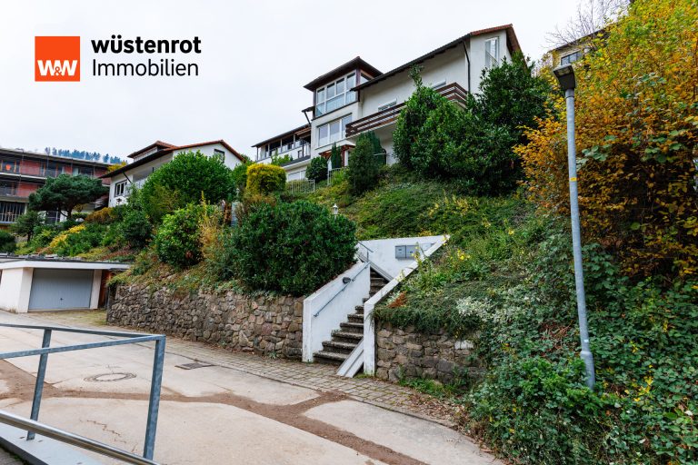 Immobilienangebot - Wolfach - Alle - **Vielseitiges Zuhause in Hanglage – Perfekt für Familien und Individualisten**