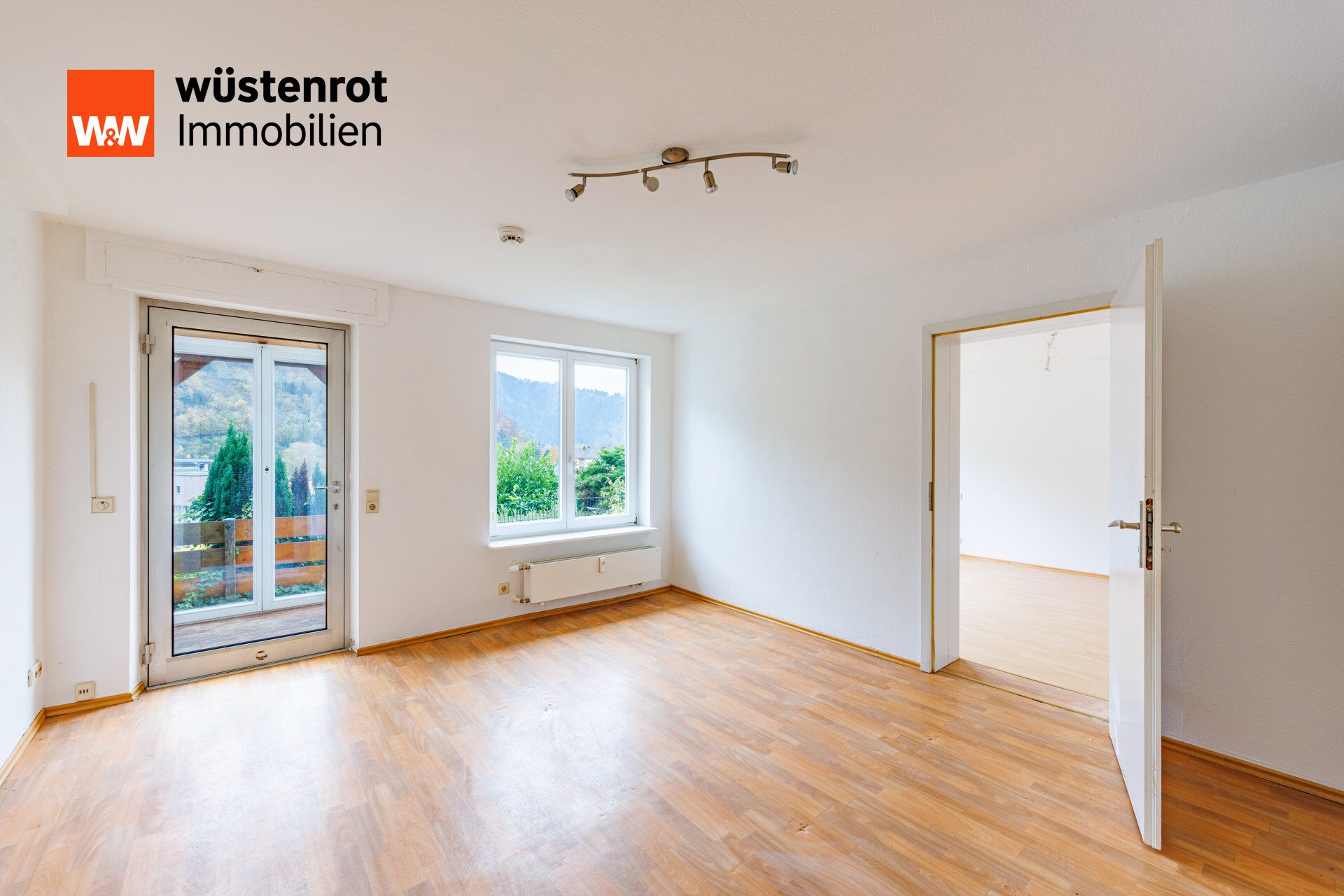 Immobilienangebot - Wolfach - Alle - **Vielseitiges Zuhause in Hanglage – Perfekt für Familien und Individualisten**