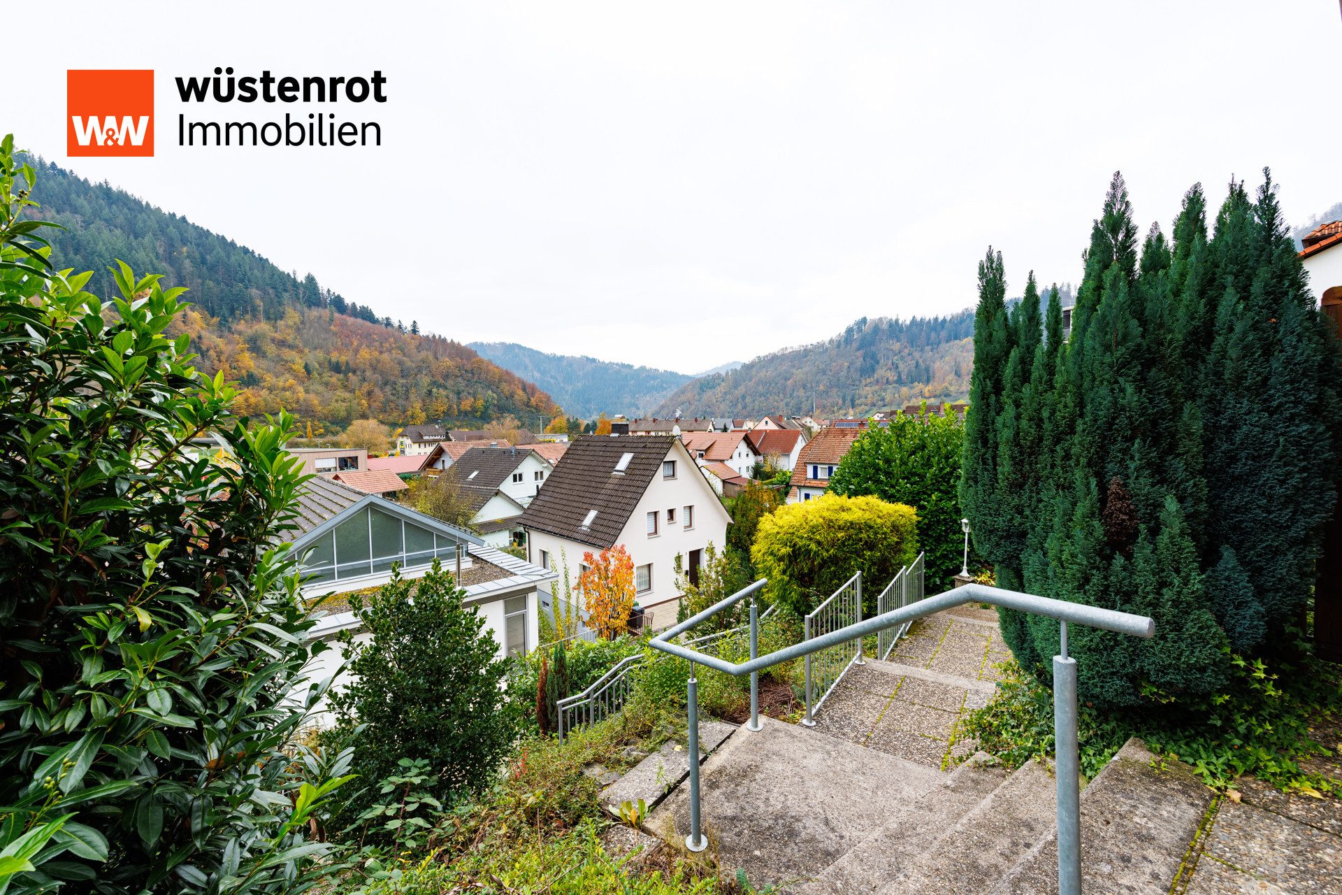 Immobilienangebot - Wolfach - Alle - **Vielseitiges Zuhause in Hanglage – Perfekt für Familien und Individualisten**