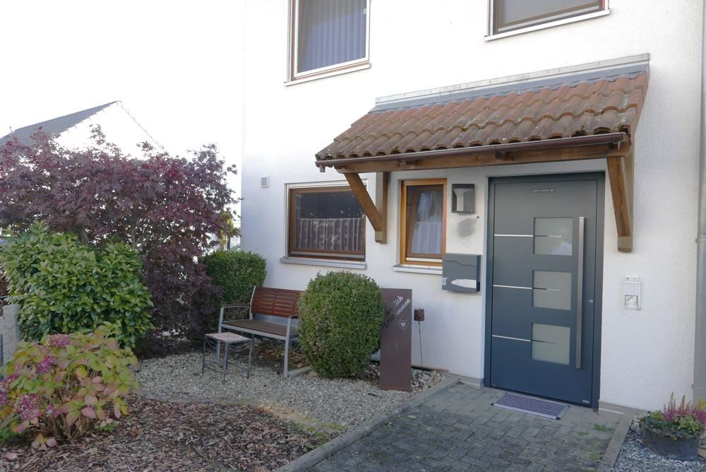 Immobilienangebot - Jettingen / Oberjettingen - Alle - Super gepflegtes Reihenendhaus mit neuer Heizung und               neuem Badezimmer in Jettingen!!!