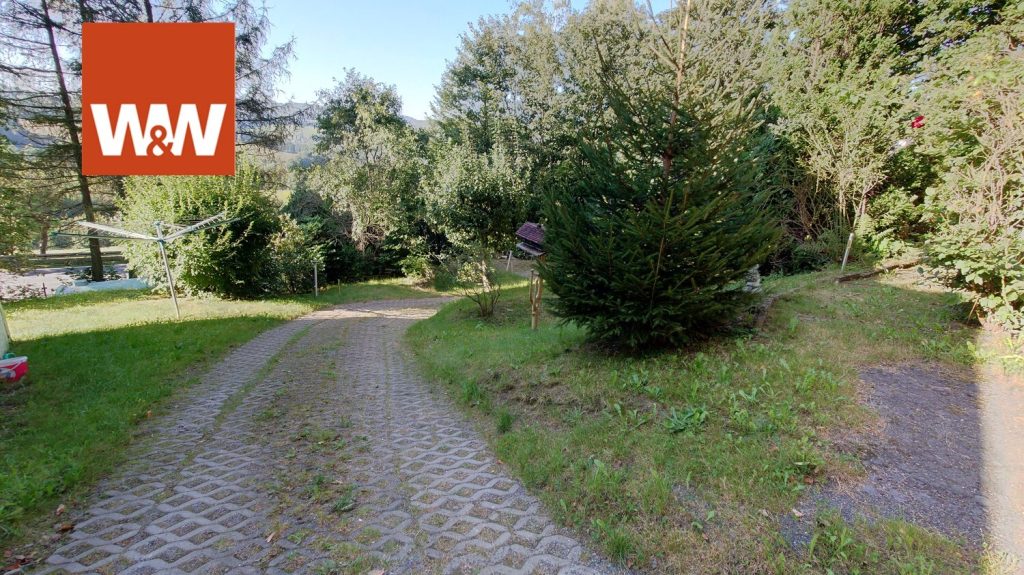 Immobilienangebot - Sebnitz - Alle - Einmalig gelegene Doppelhaushälfte am Stadtrand von Sebnitz.