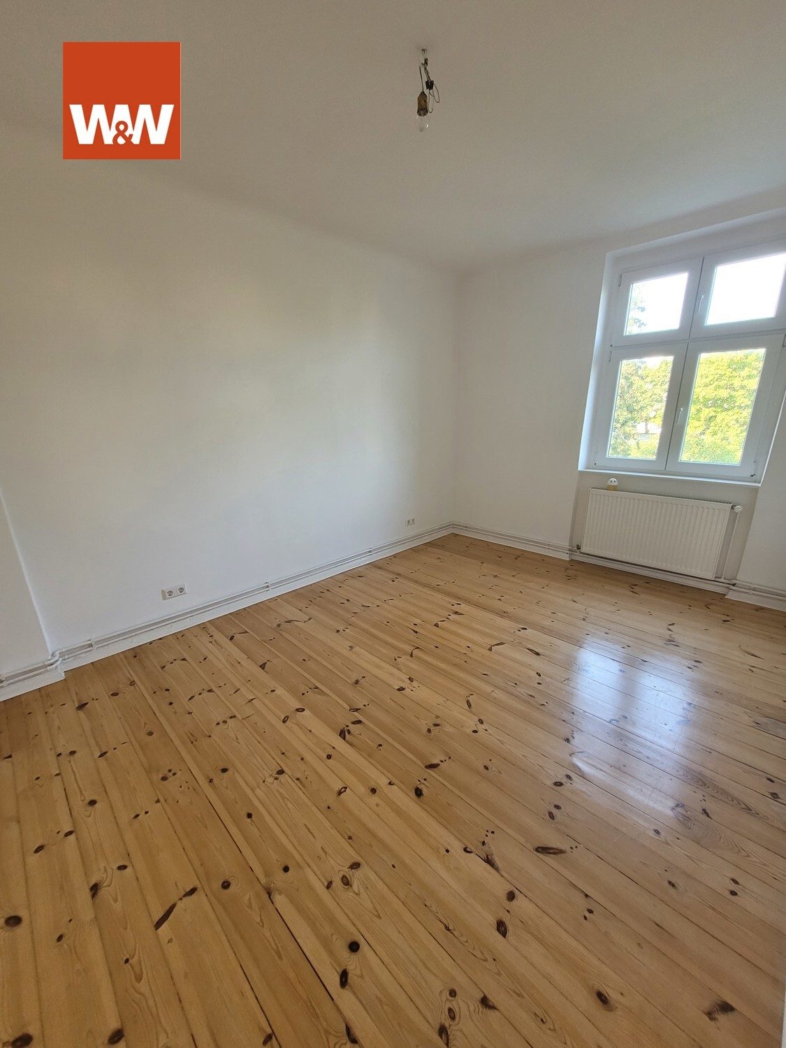 Immobilienangebot - Berlin - Alle - *Bezugsfrei! Sehr schöne arttypische Altbauwohnung, modernisiert und mit eigenem Garten*