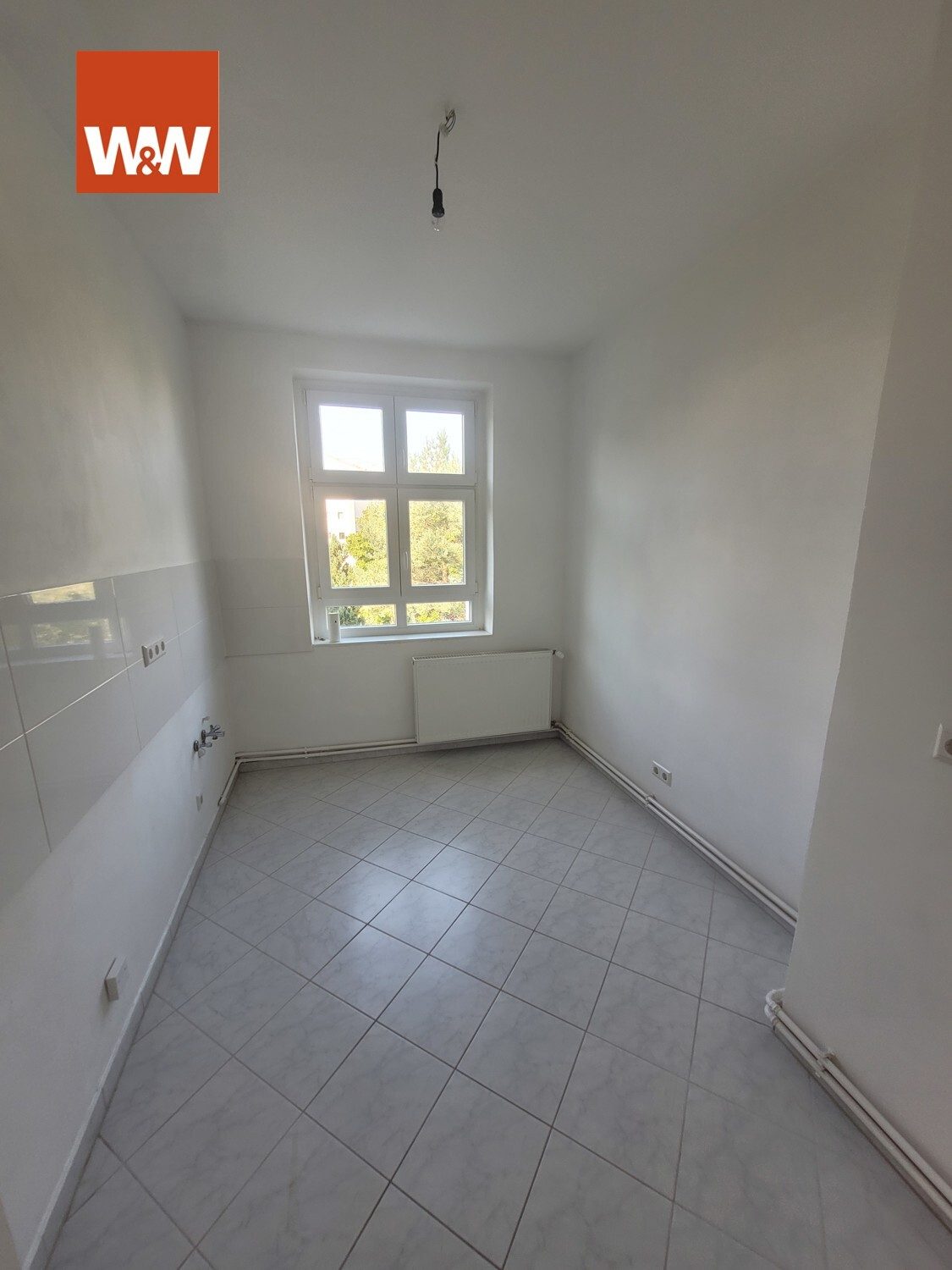 Immobilienangebot - Berlin - Alle - *Bezugsfrei! Sehr schöne arttypische Altbauwohnung, modernisiert und mit eigenem Garten*