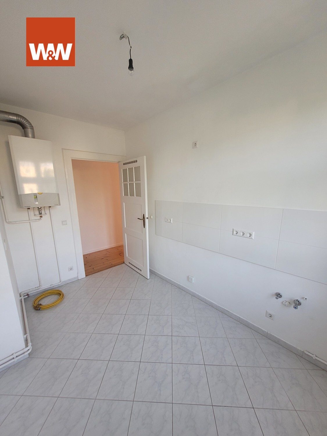 Immobilienangebot - Berlin - Alle - *Bezugsfrei! Sehr schöne arttypische Altbauwohnung, modernisiert und mit eigenem Garten*