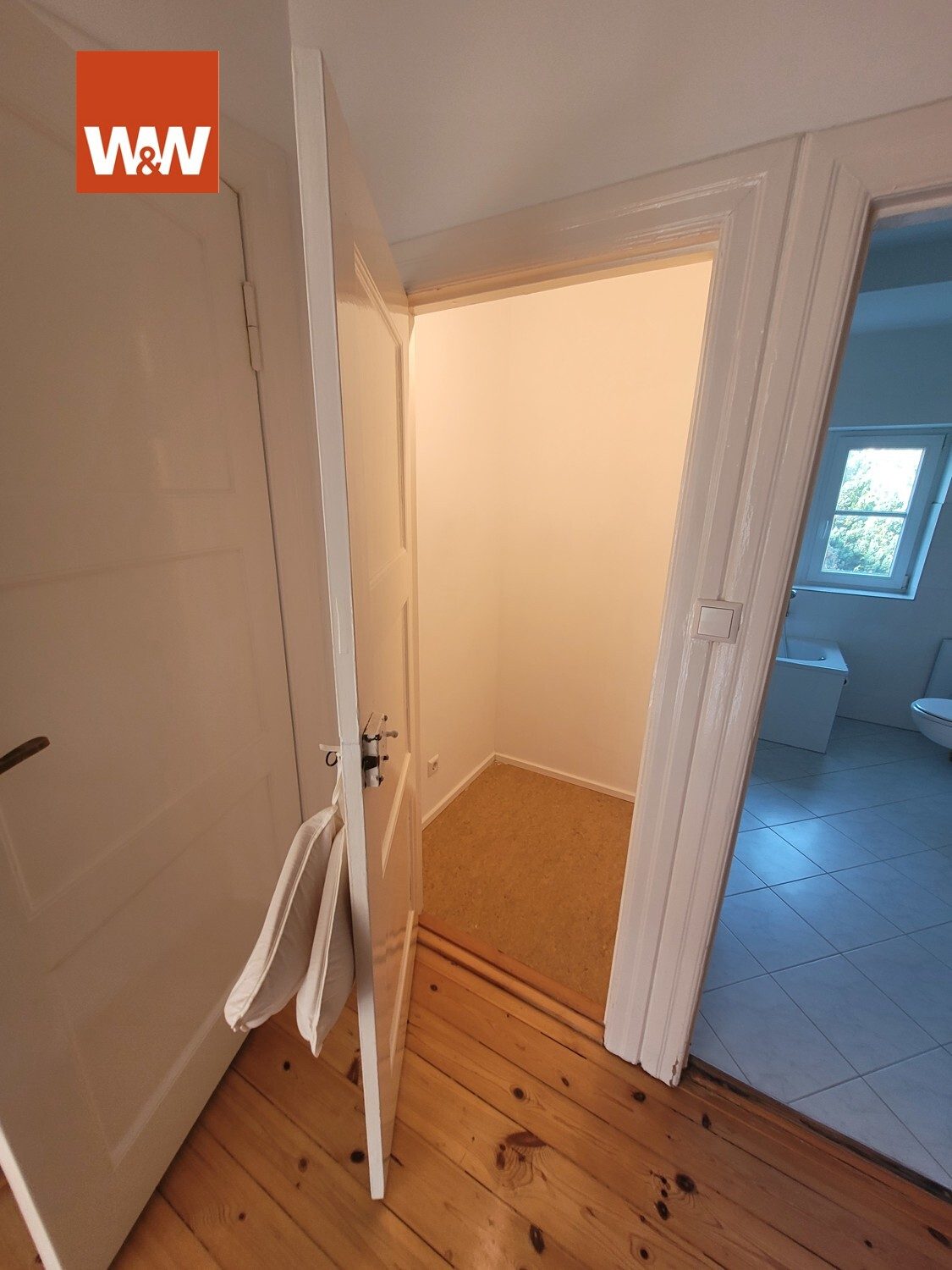 Immobilienangebot - Berlin - Alle - *Bezugsfrei! Sehr schöne arttypische Altbauwohnung, modernisiert und mit eigenem Garten*