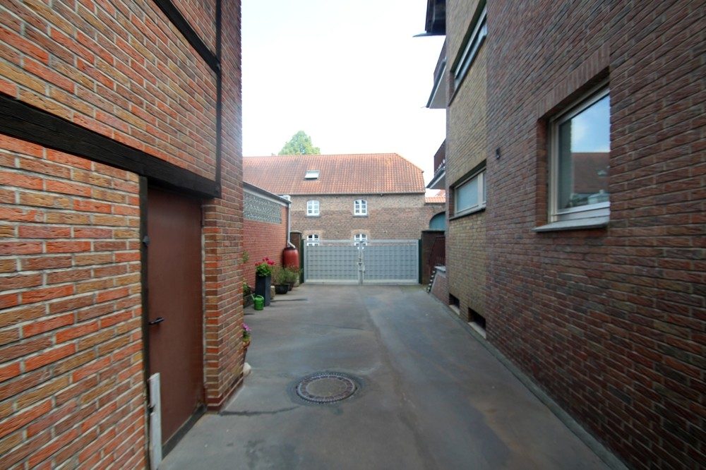 Immobilienangebot - Köln/ Roggendorf - Alle - Hofanlage mit Ein- Zweifamilienhaus und vielen Nebengebäuden zum Ausbau und individueller Nutzung.