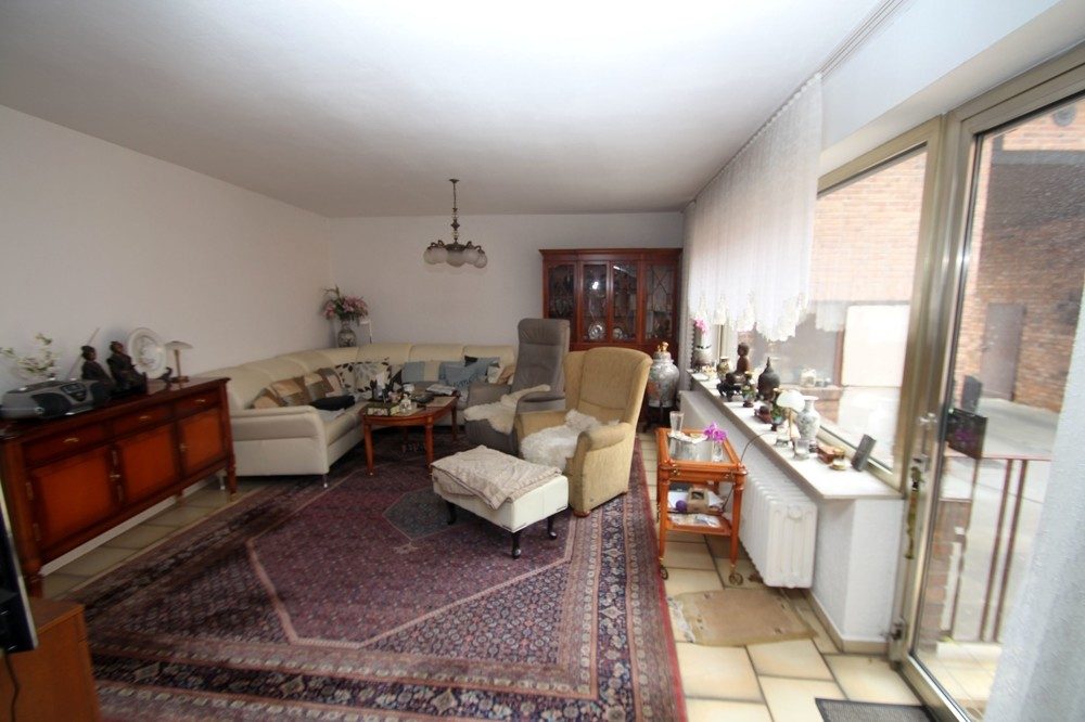 Immobilienangebot - Köln/ Roggendorf - Alle - Hofanlage mit Ein- Zweifamilienhaus und vielen Nebengebäuden zum Ausbau und individueller Nutzung.