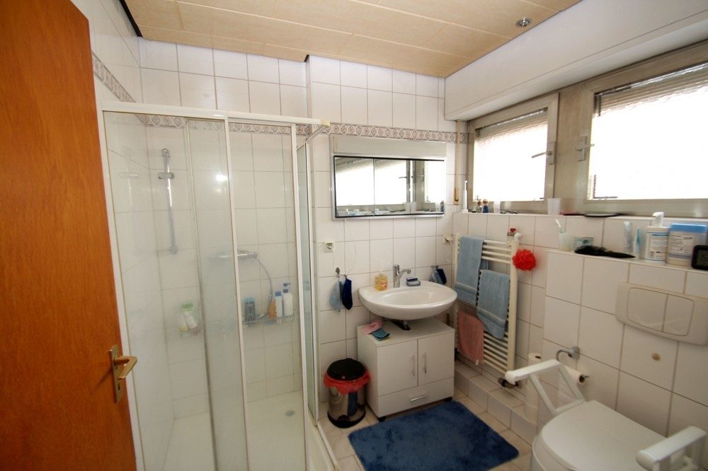 Immobilienangebot - Köln/ Roggendorf - Alle - Hofanlage mit Ein- Zweifamilienhaus und vielen Nebengebäuden zum Ausbau und individueller Nutzung.