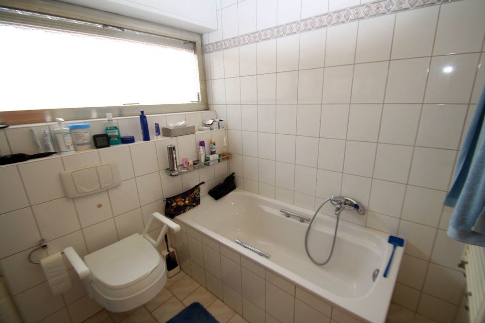 Immobilienangebot - Köln/ Roggendorf - Alle - Hofanlage mit Ein- Zweifamilienhaus und vielen Nebengebäuden zum Ausbau und individueller Nutzung.