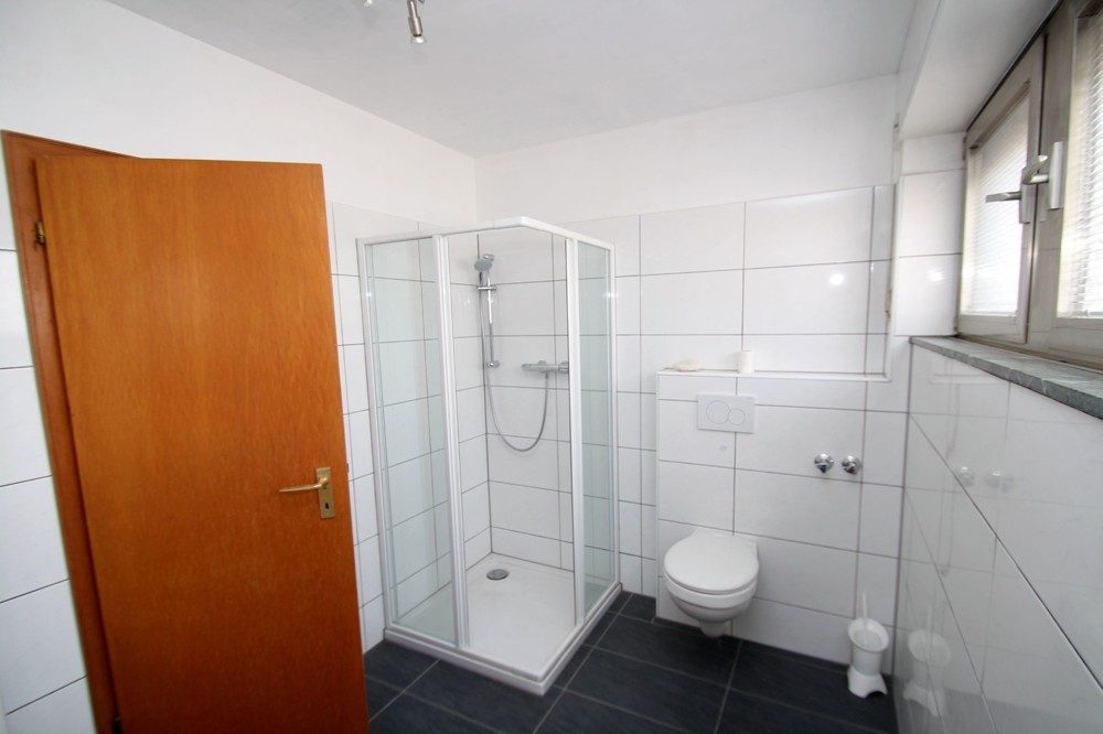 Immobilienangebot - Köln/ Roggendorf - Alle - Hofanlage mit Ein- Zweifamilienhaus und vielen Nebengebäuden zum Ausbau und individueller Nutzung.