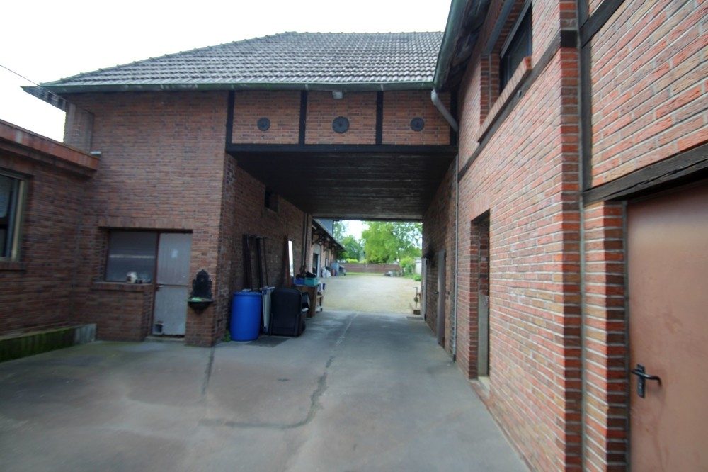 Immobilienangebot - Köln/ Roggendorf - Alle - Hofanlage mit Ein- Zweifamilienhaus und vielen Nebengebäuden zum Ausbau und individueller Nutzung.