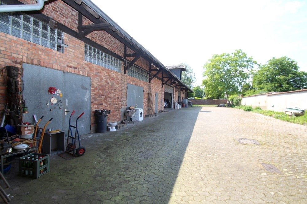 Immobilienangebot - Köln/ Roggendorf - Alle - Hofanlage mit Ein- Zweifamilienhaus und vielen Nebengebäuden zum Ausbau und individueller Nutzung.