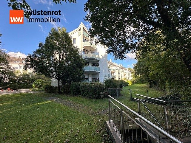 Immobilienangebot - Unterhaching - Alle - Sehenswert! Großzügige 4-Zi.-Wohnung über 2 Etagen! Mit Garten! Ruhige Lage!