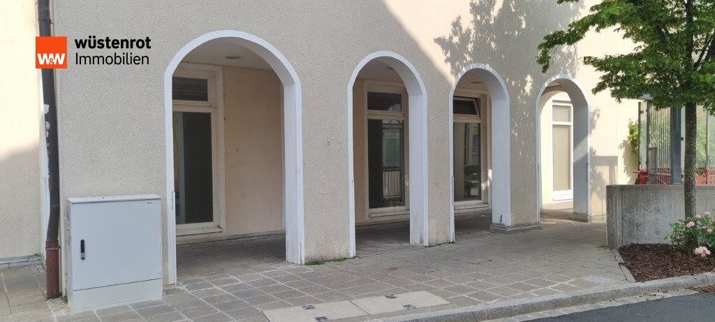 Immobilienangebot - Hersbruck - Alle - Ladenfläche mit 623 m² + 192 m² Lagerflächen
und 19 TG-Stellplätzen, in City Lage, zu verkaufen