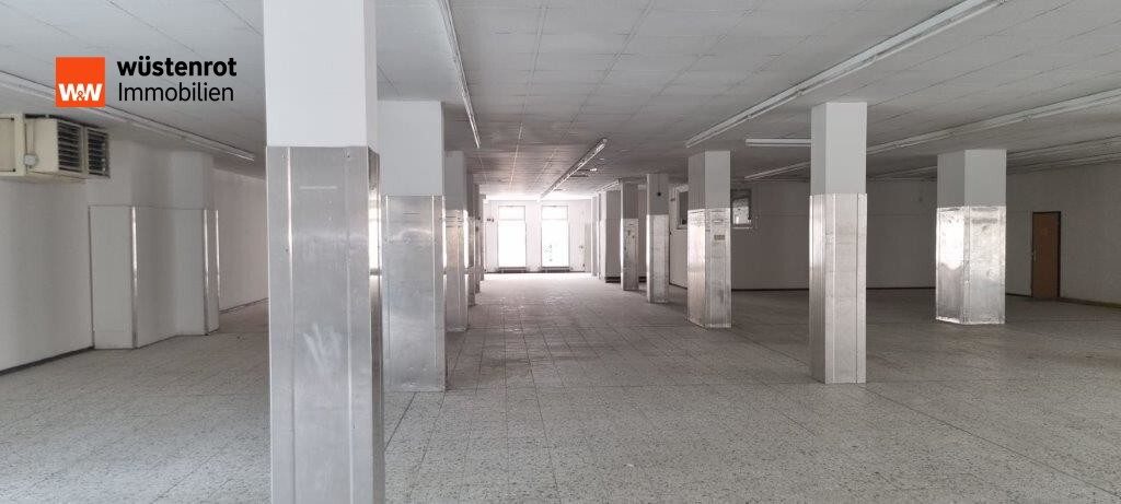 Immobilienangebot - Hersbruck - Alle - Ladenfläche mit 623 m² + 192 m² Lagerflächen
und 19 TG-Stellplätzen, in City Lage, zu verkaufen