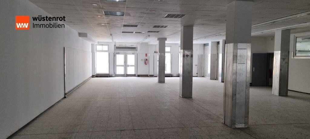 Immobilienangebot - Hersbruck - Alle - Ladenfläche mit 623 m² + 192 m² Lagerflächen
und 19 TG-Stellplätzen, in City Lage, zu verkaufen