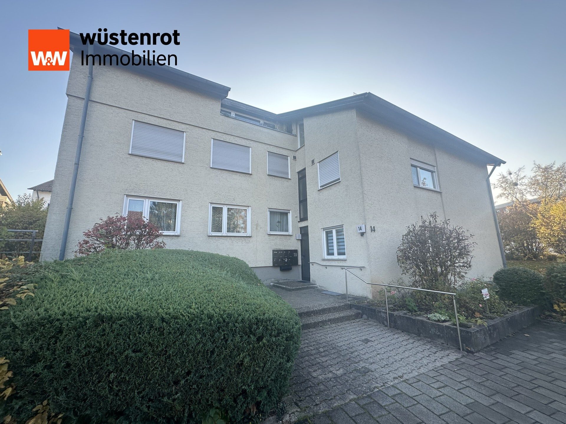 Immobilienangebot - Stuttgart / Weilimdorf - Alle - Schöne 3,5-Zimmerwohnung mit Balkon, Garage und Stellplatz in begehrter Lage von S-Weilimdorf