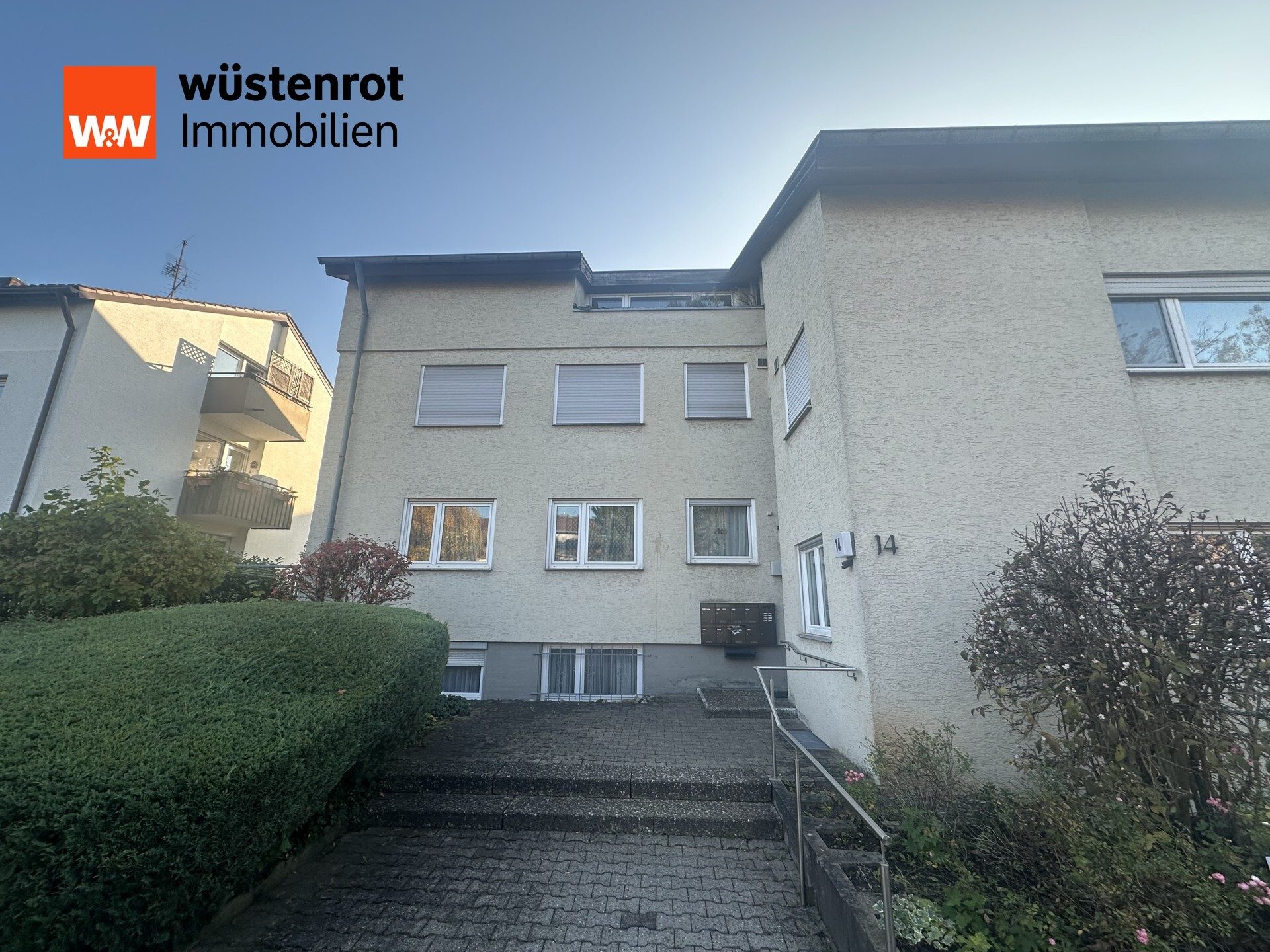 Immobilienangebot - Stuttgart / Weilimdorf - Alle - Schöne 3,5-Zimmerwohnung mit Balkon, Garage und Stellplatz in begehrter Lage von S-Weilimdorf