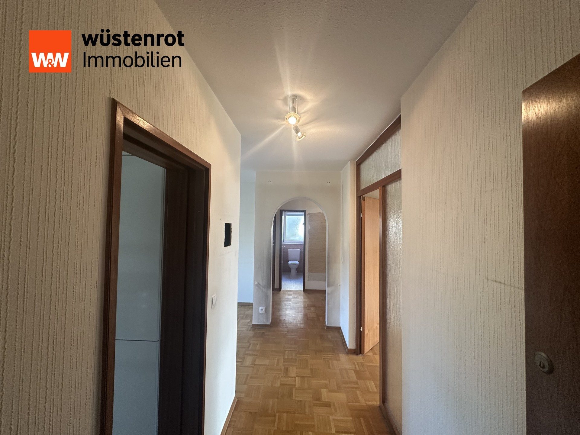 Immobilienangebot - Stuttgart / Weilimdorf - Alle - Schöne 3,5-Zimmerwohnung mit Balkon, Garage und Stellplatz in begehrter Lage von S-Weilimdorf