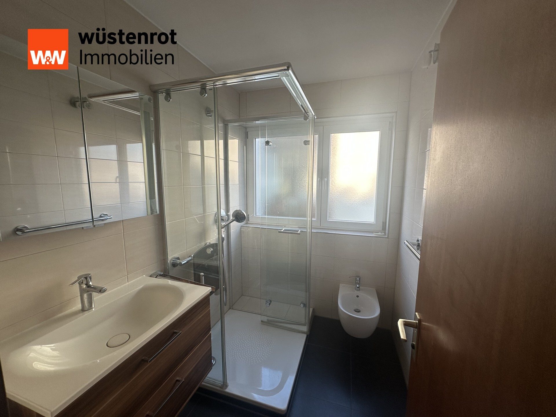 Immobilienangebot - Stuttgart / Weilimdorf - Alle - Schöne 3,5-Zimmerwohnung mit Balkon, Garage und Stellplatz in begehrter Lage von S-Weilimdorf