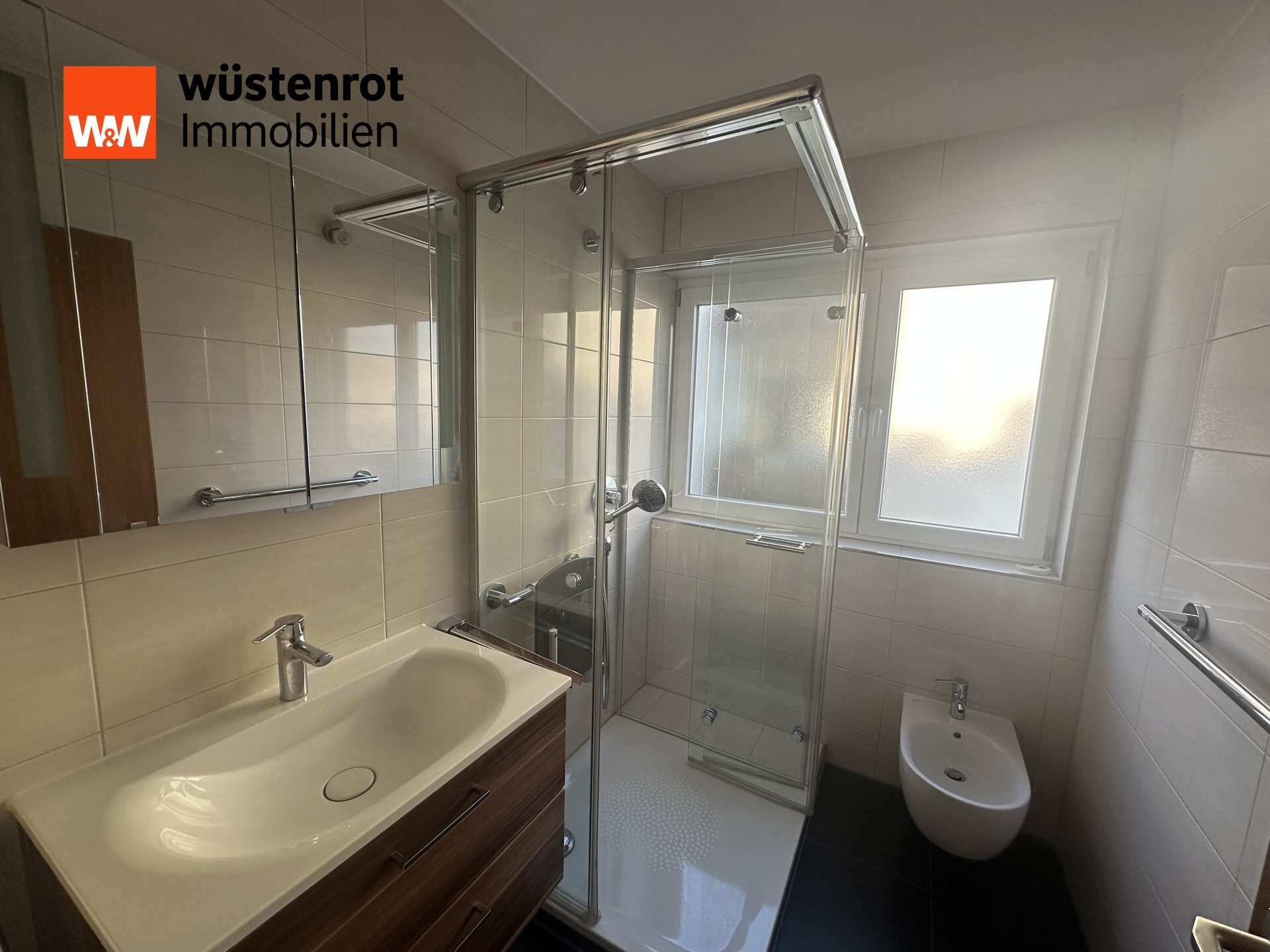 Immobilienangebot - Stuttgart / Weilimdorf - Alle - Schöne 3,5-Zimmerwohnung mit Balkon, Garage und Stellplatz in begehrter Lage von S-Weilimdorf